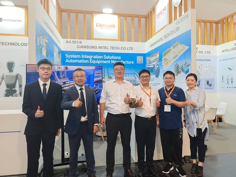 前迅团队在德国慕尼黑机器人及自动化技术展览会